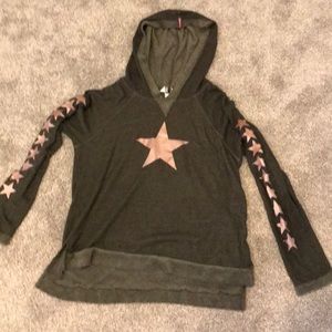 Never worn sweatshirt runs bigger